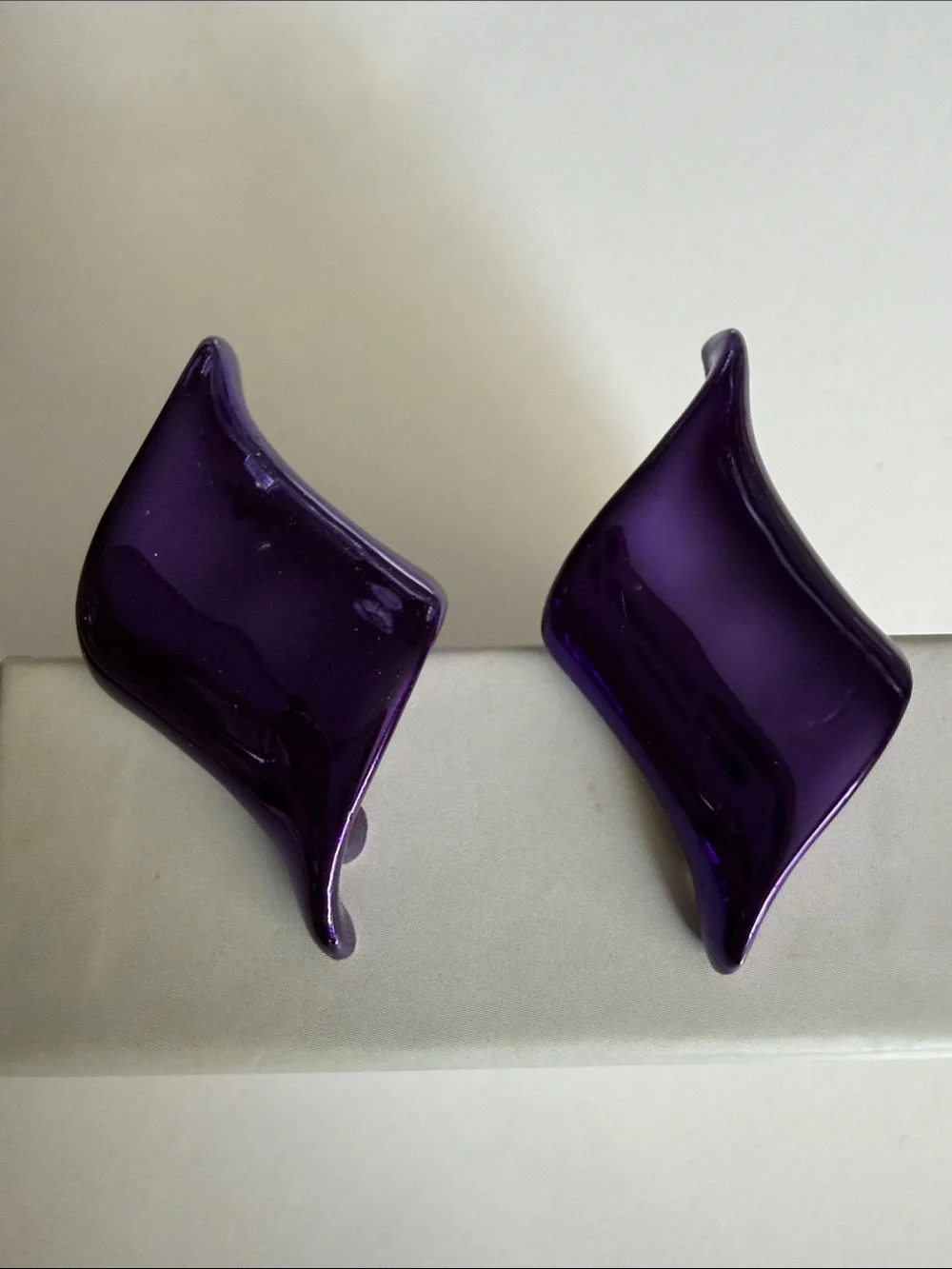 Vintage Purple Sculptural Wave Motif Women’s Clip-On Metal Statement Earrings